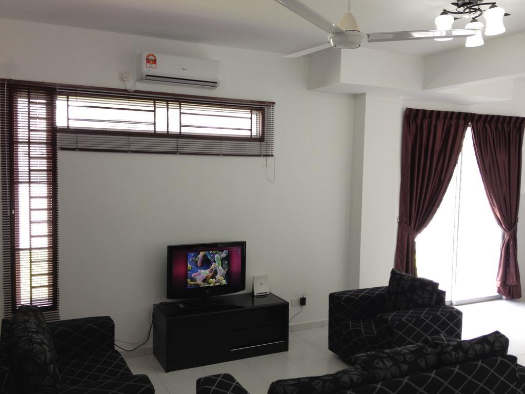 Comfort Holiday Home @ Bukit Indah ยะโฮร์บาห์รู ภายนอก รูปภาพ