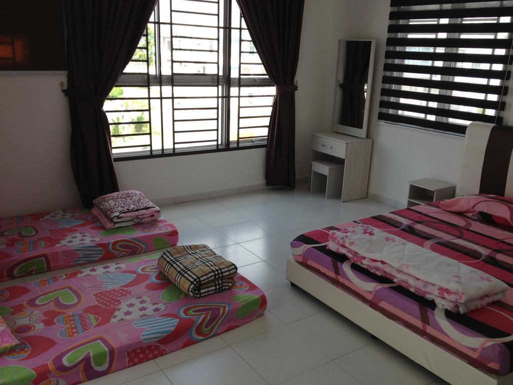Comfort Holiday Home @ Bukit Indah ยะโฮร์บาห์รู ภายนอก รูปภาพ